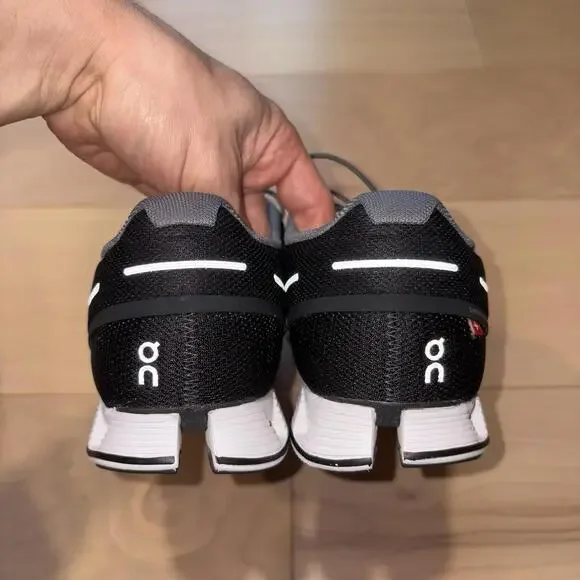 On Cloud 5 Mens Size 10 Black Running Walking Athletic Sneakers Lightweight - Picture 6 of 8